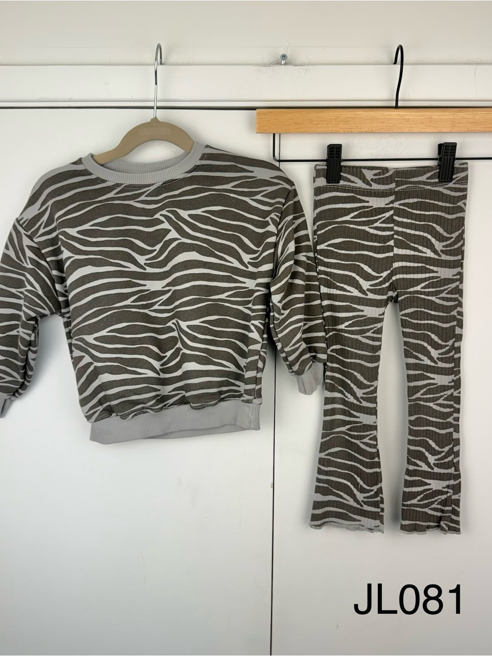 ZARA Kids Zebra Print Sweatshirt Flare Leggings Set 2-3Y 98